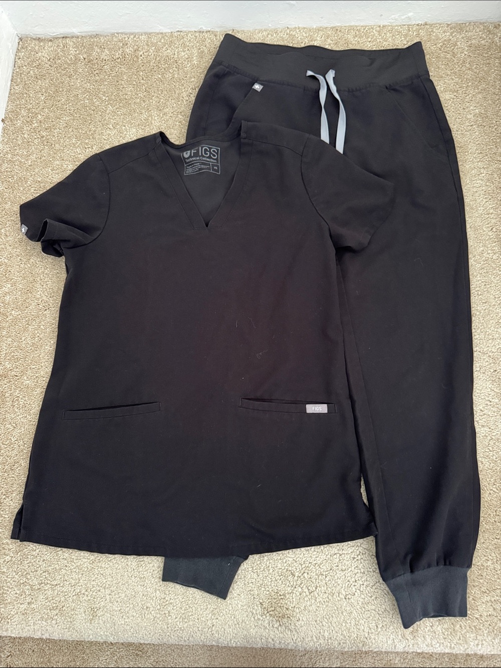 Figs Black V-Neck Scrub Top with Black Jogger Pants